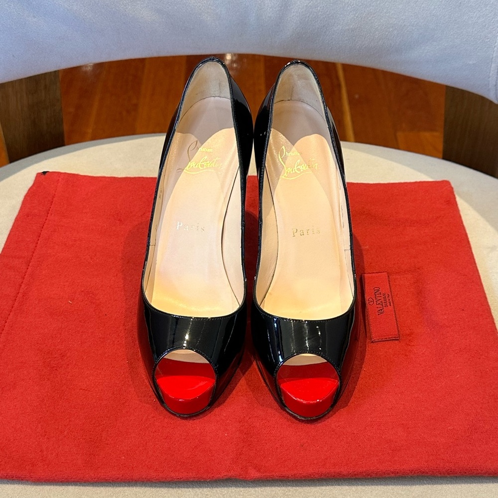 Brand New Authentic Christian Louboutin Patent Leather Very Prive Platform Heel